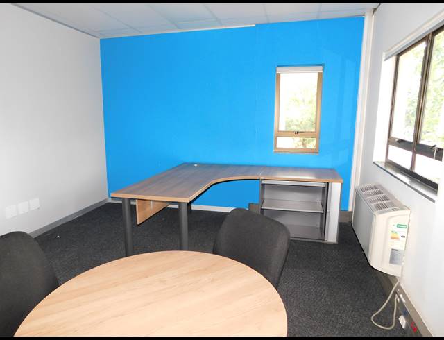 724M² OFFICE TO LET IN HYDE PARK